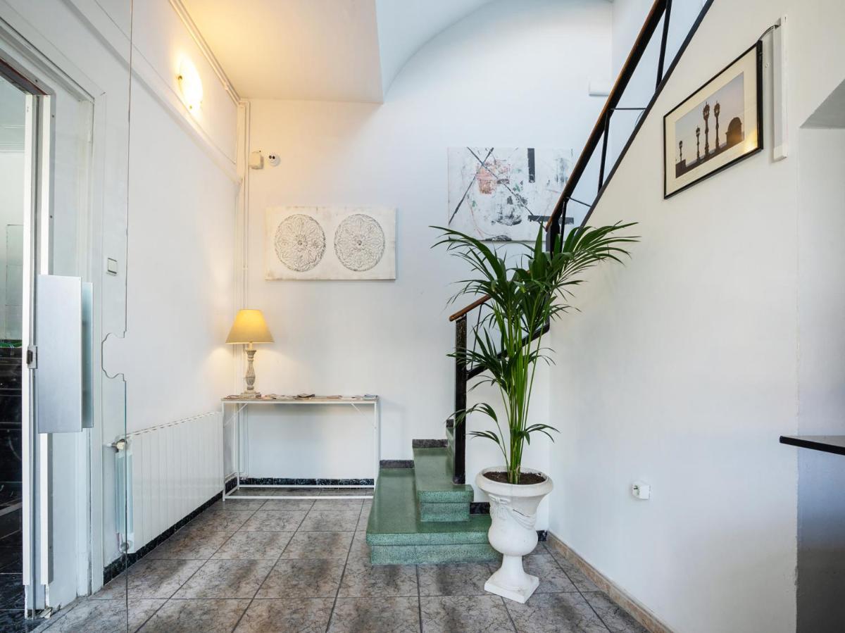 Hostal El Patio De La Luna - Housity