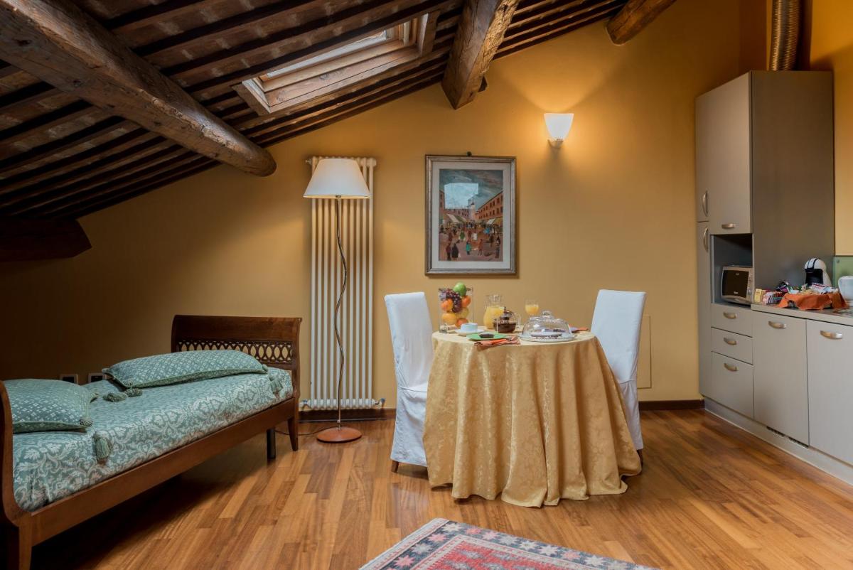 Piazza Nova Guest House - Housity
