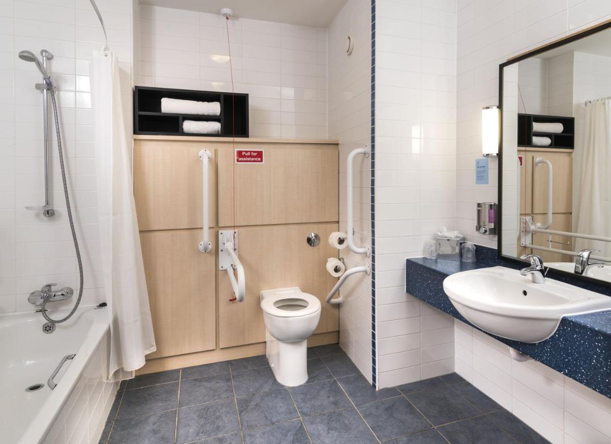 Holiday Inn Express Birmingham Star City, an IHG Hotel - Housity
