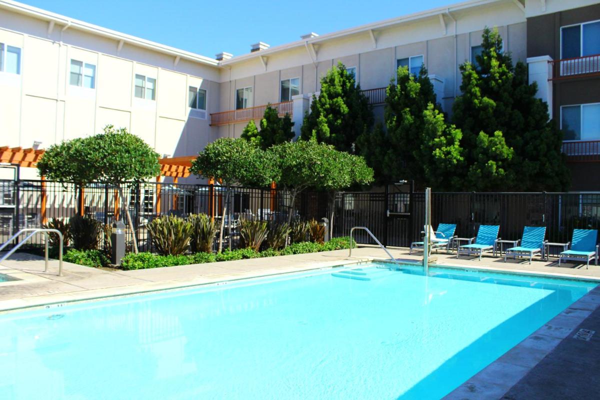Holiday Inn Express Hotel & Suites Napa Valley-American Canyon by IHG - Housity