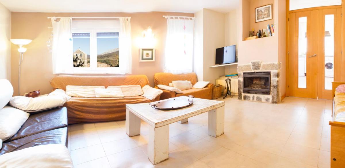 Casa rural LLOSA Planta PRIMERA y Planta BAJA - Housity