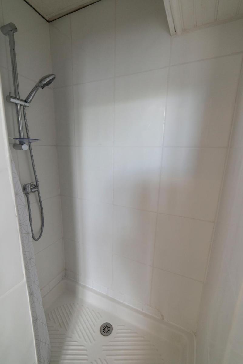 Appartement de 2 Chambres au 1er Etage - Housity