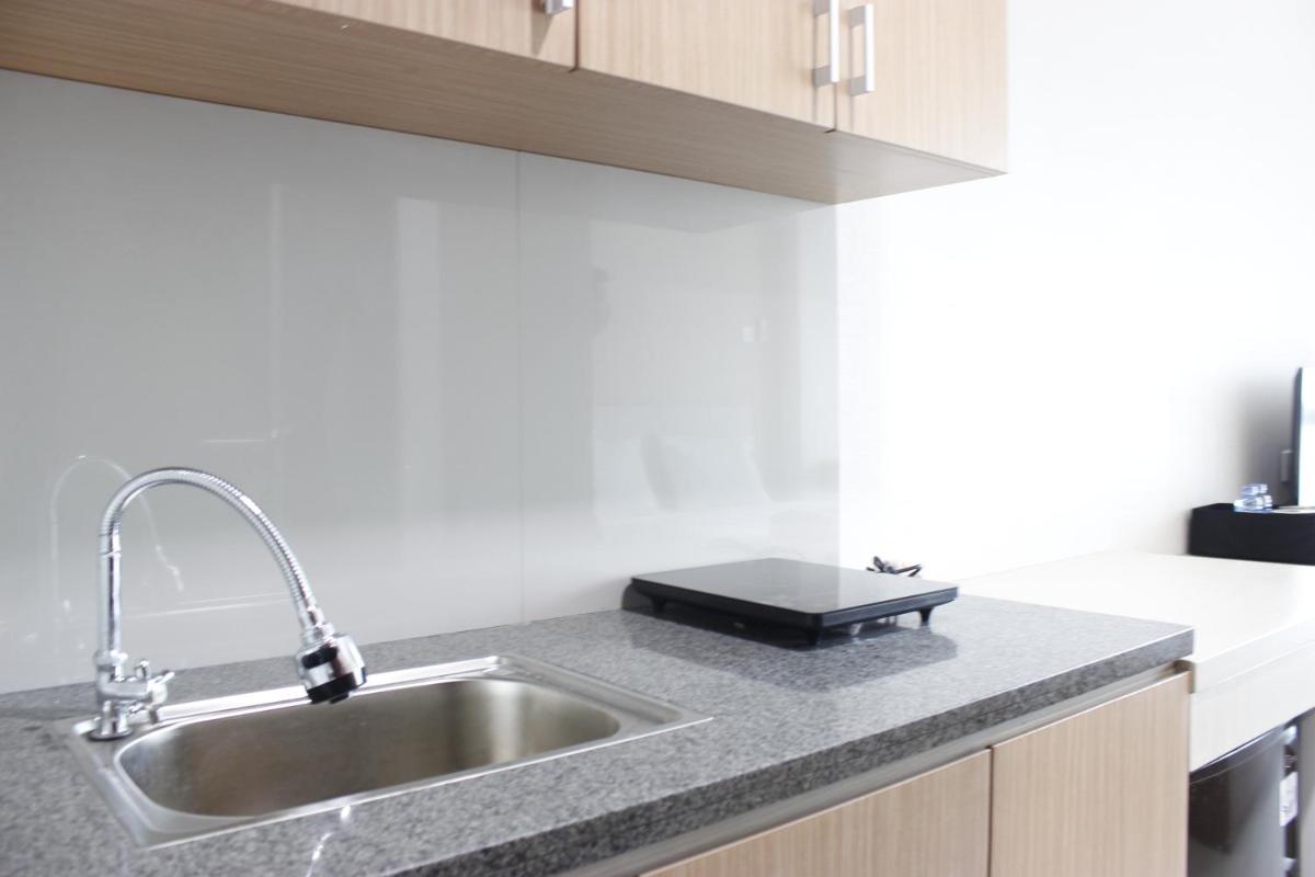 Minimalist Studio Room Taman Melati Apartment Jatinangor By Travelio - Hizvo