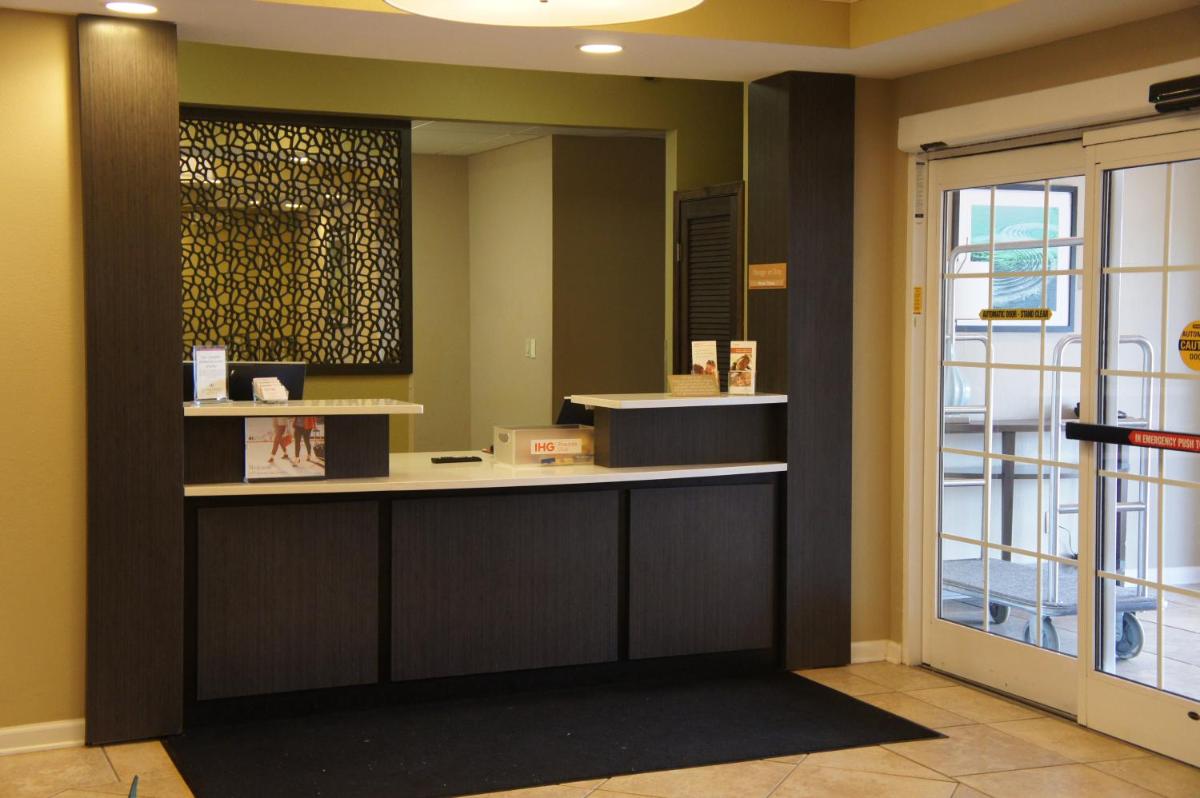 Candlewood Suites Clarksville by IHG - Housity
