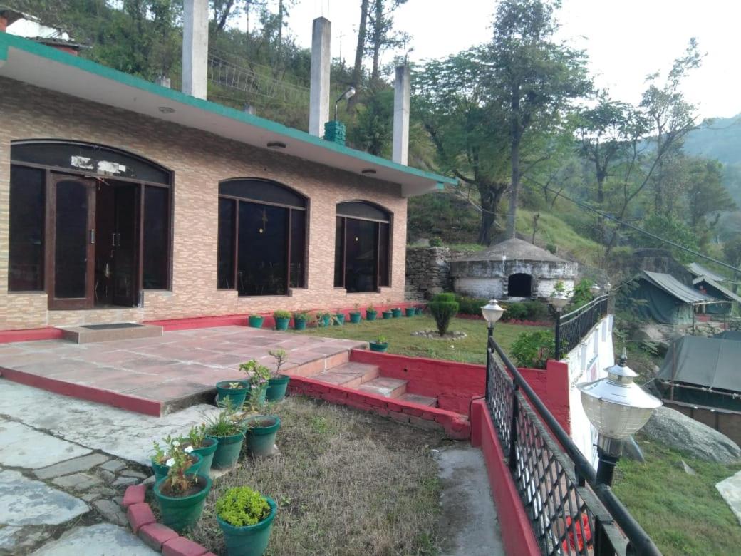 Holiday Resort River View - Housity