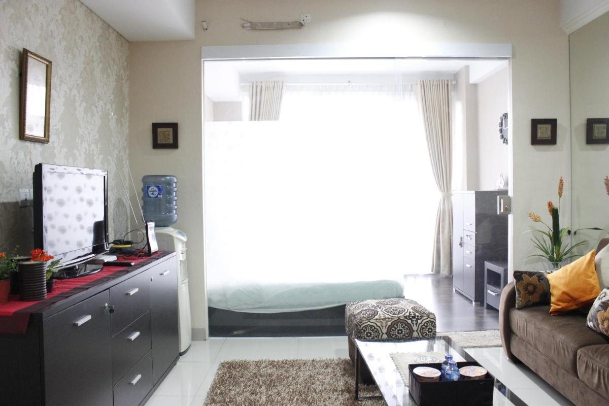Stylish 1BR near ITB University at Dago Suites Apartment By Travelio - Housity