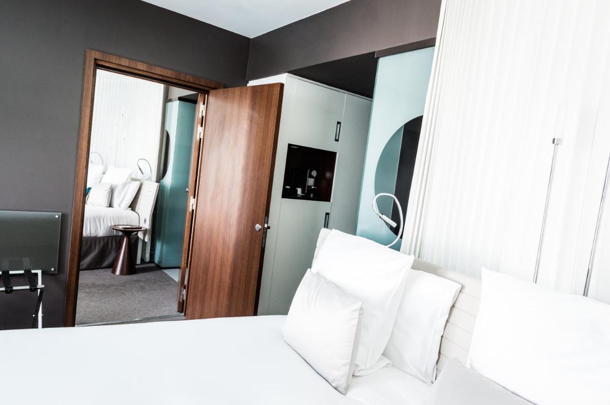 Un ou plusieurs lits dans un hébergement de l'établissement Molitor Hotel & Spa Paris - MGallery Collection