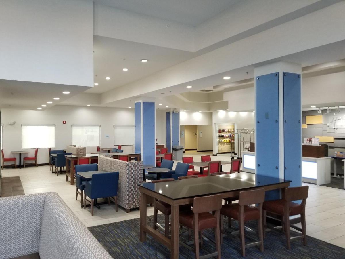 Holiday Inn Express Birch Run-Frankenmuth Area by IHG - Housity