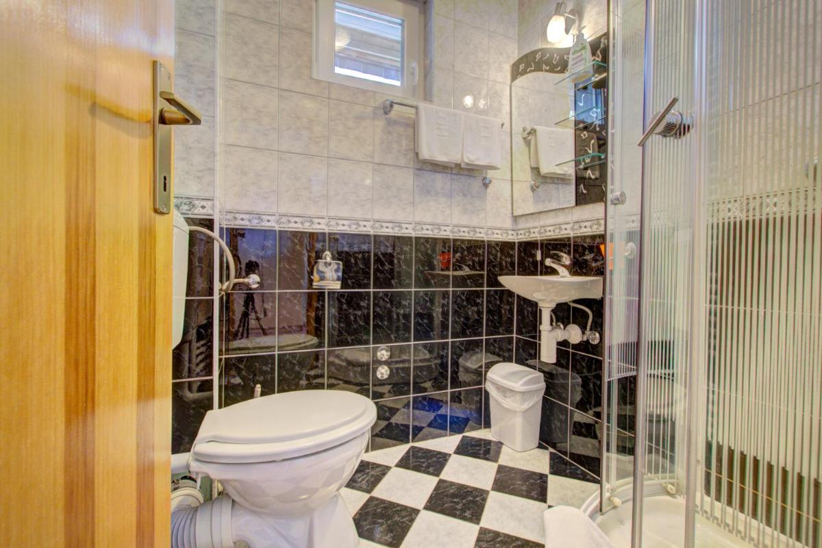 Guesthouse Yeti - Housity