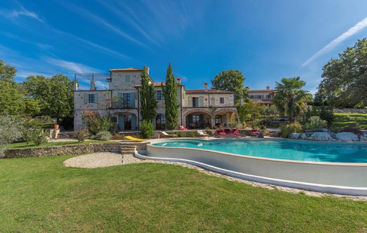 Villa zu den Drei Eichen-Barat - Housity