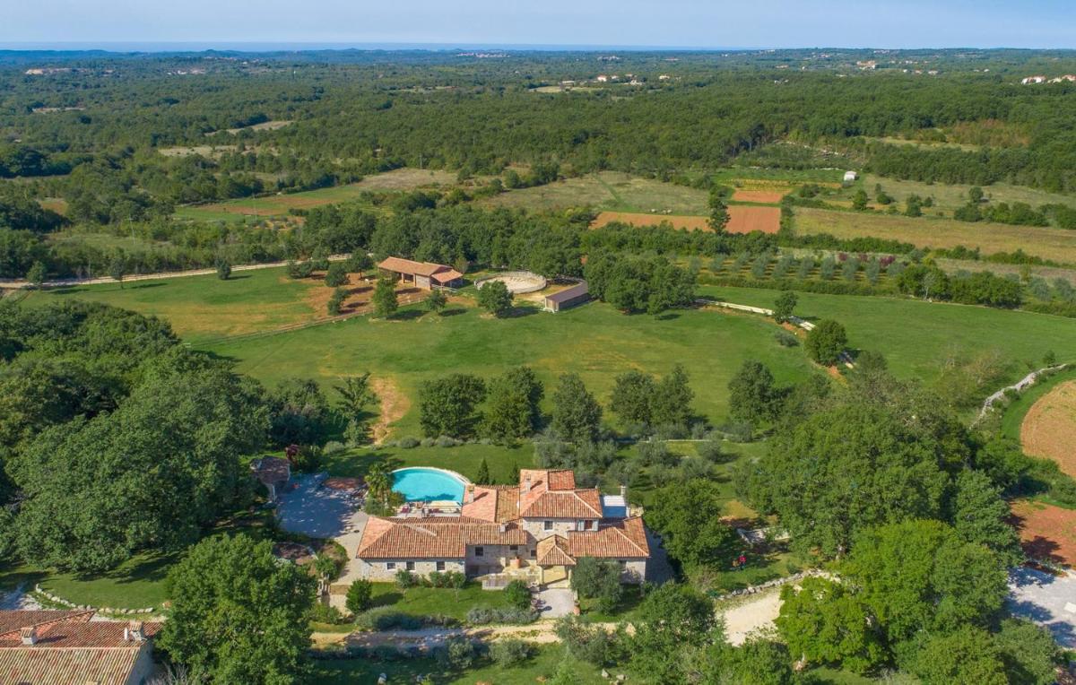 Villa zu den Drei Eichen-Barat - Housity