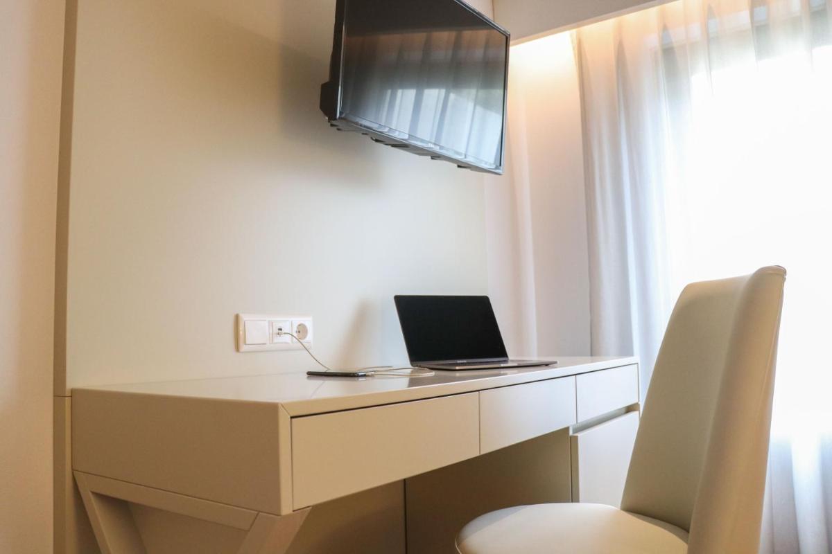 Hotel Travel Park Lisboa - Housity