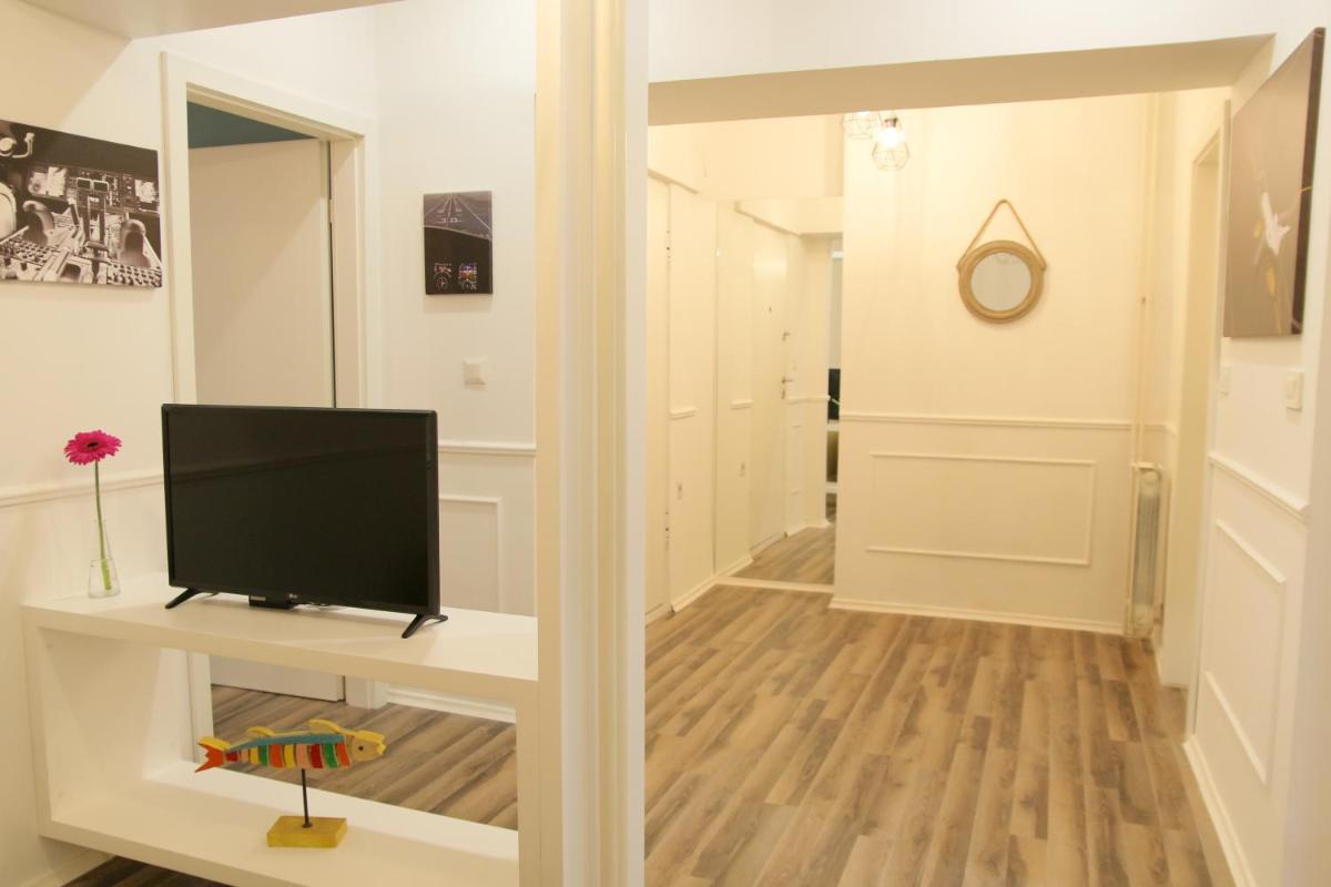 City Centre River View Apartment - Housity