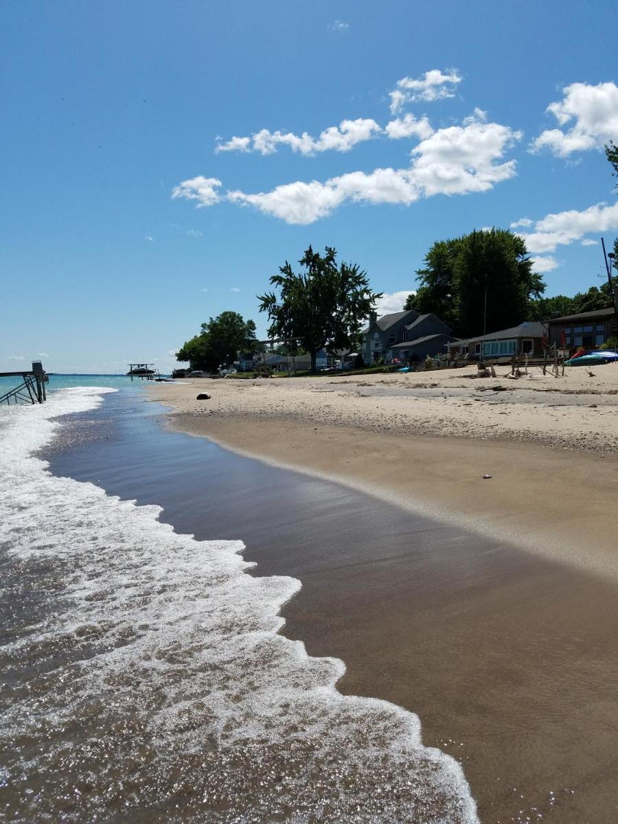 Lake Huron Beach Suite Fort Gratiot-Port Huron - Housity