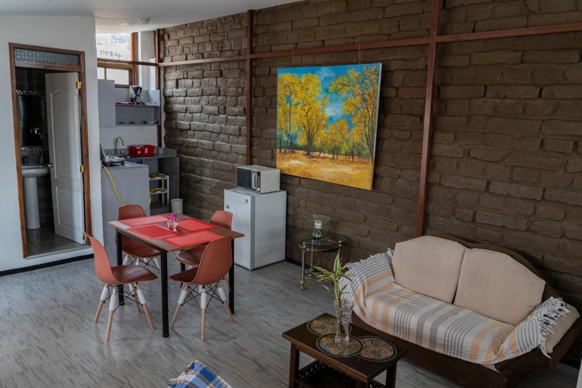 Blue Door Housing Historic Quito - Housity