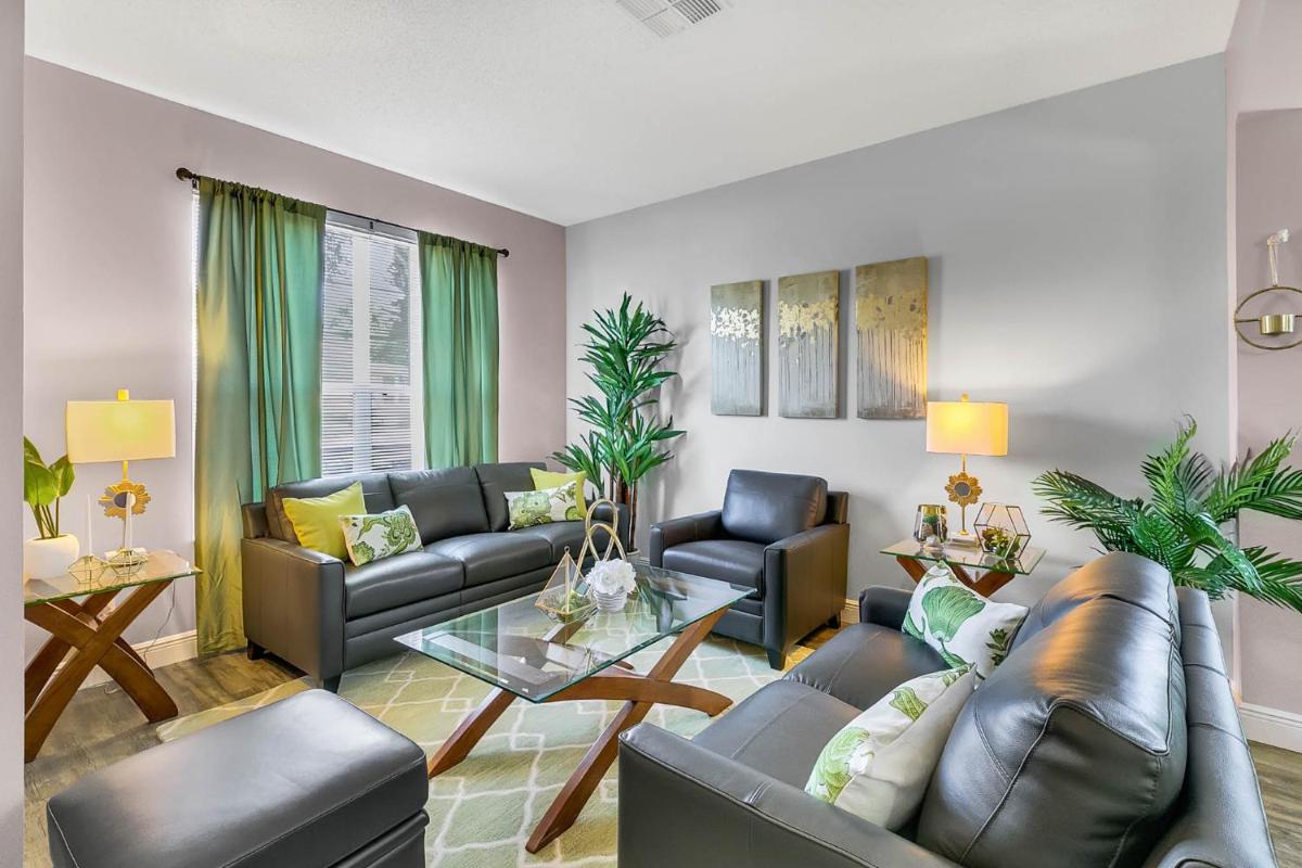 Themed Villa, 12 Min to Disney, Resort Access - Housity