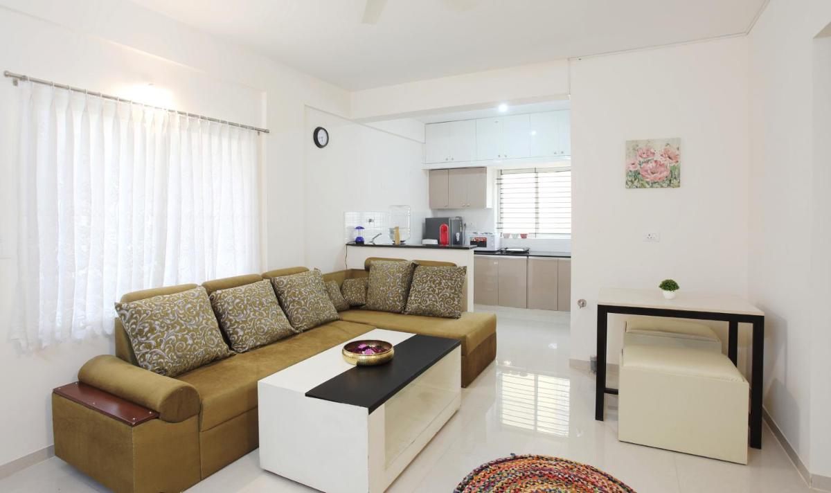 Qualtems Guest House - Housity