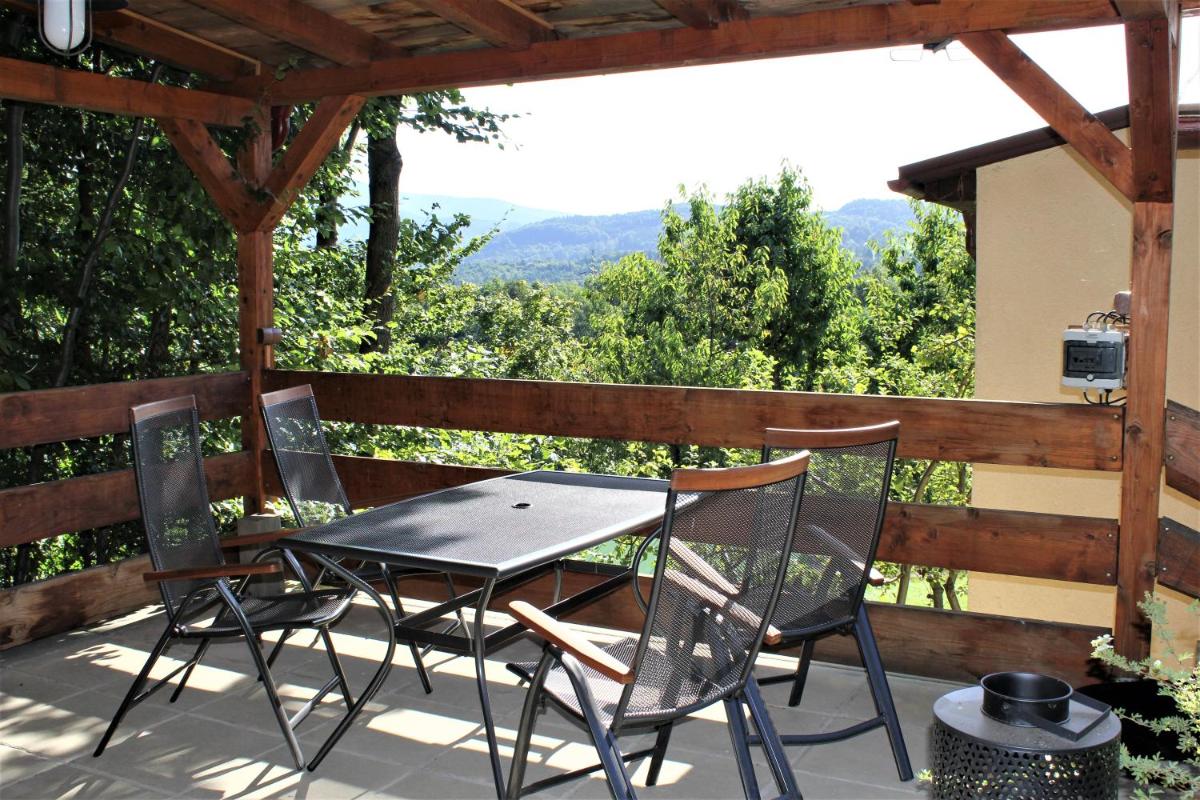 Babiččin Vejminek - Housity