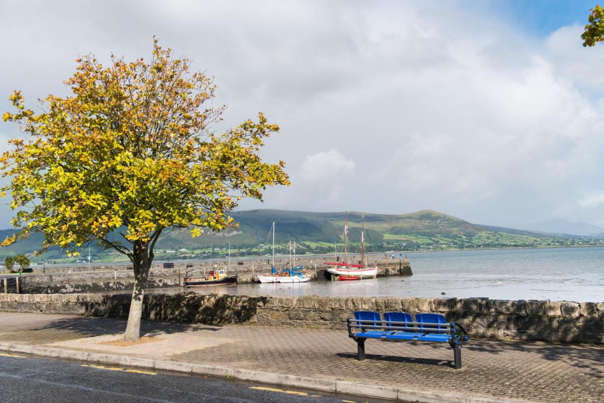 Fairways Hotel Dundalk - Housity