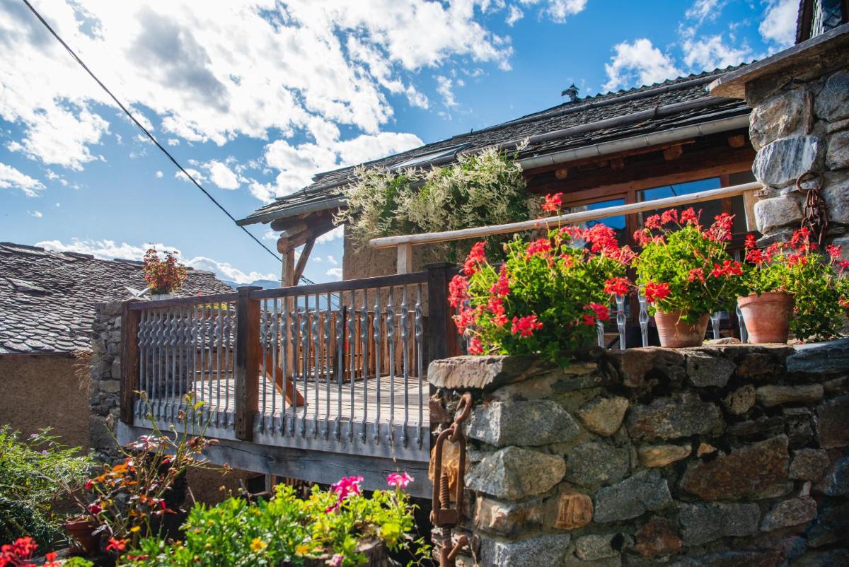 The Dragon Barn - Grenier - Housity