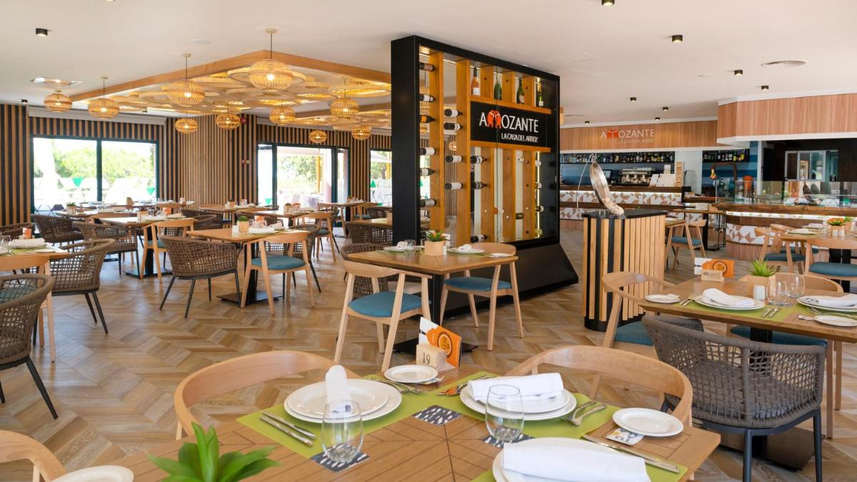 Un restaurante o sitio para comer en Barceló Punta Umbría Mar