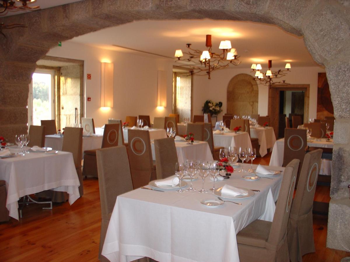 Um restaurante ou outro lugar para comer em Hotel Convento dos Capuchos