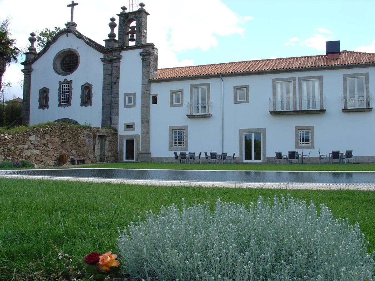 Um jardim no exterior de Hotel Convento dos Capuchos