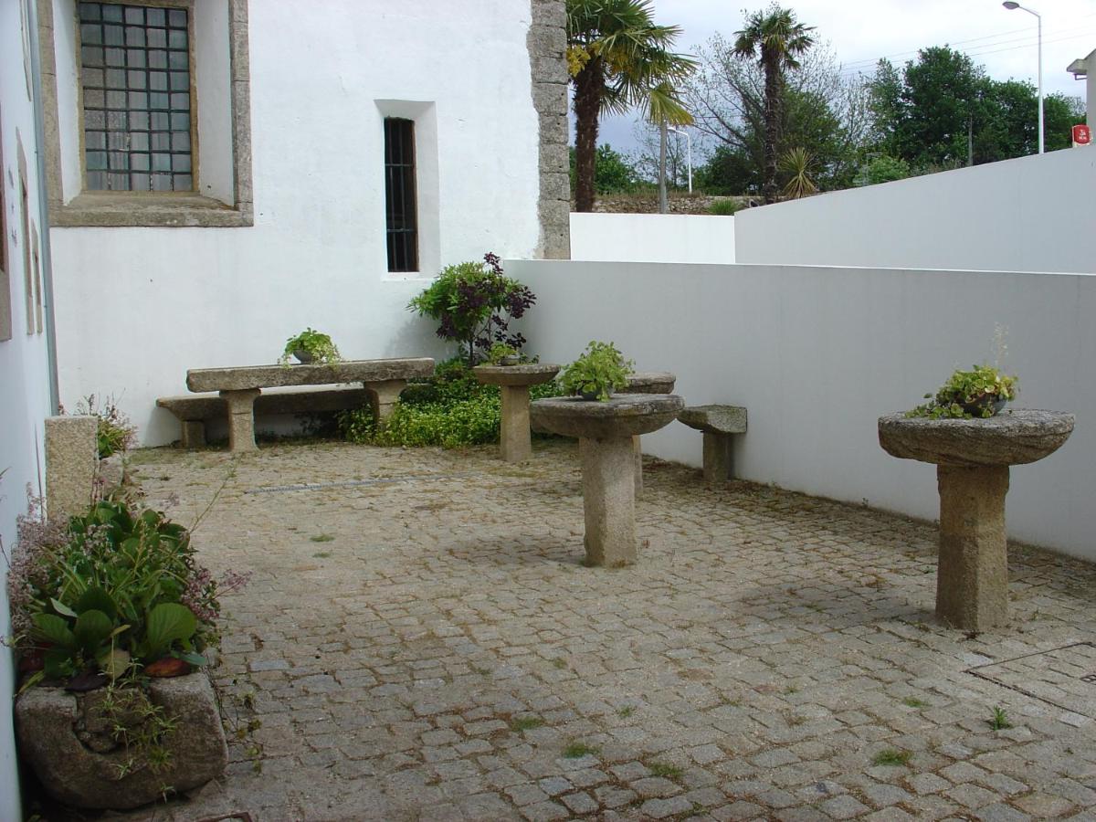 Um jardim no exterior de Hotel Convento dos Capuchos