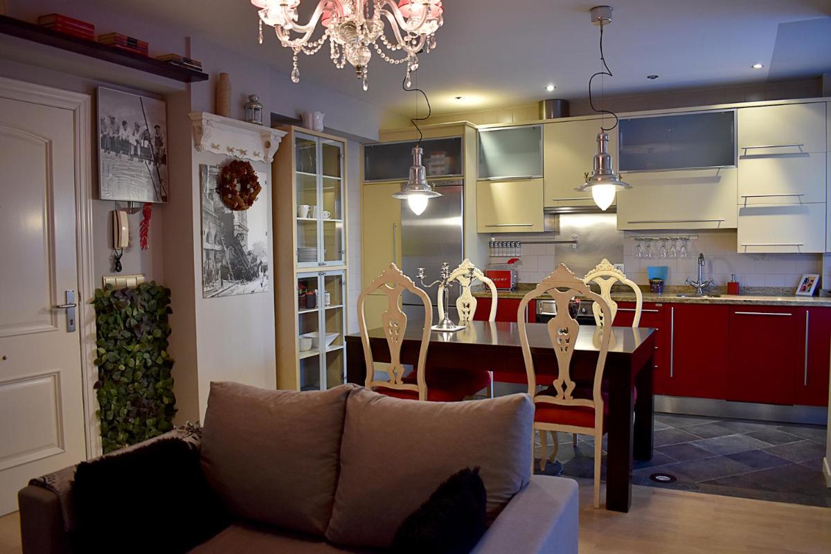Apartamento San Quirce - céntrico y reformado- wifi y netflix - Housity