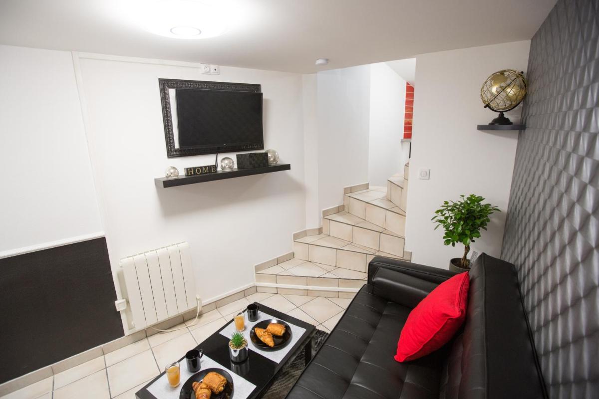 - - Housity
