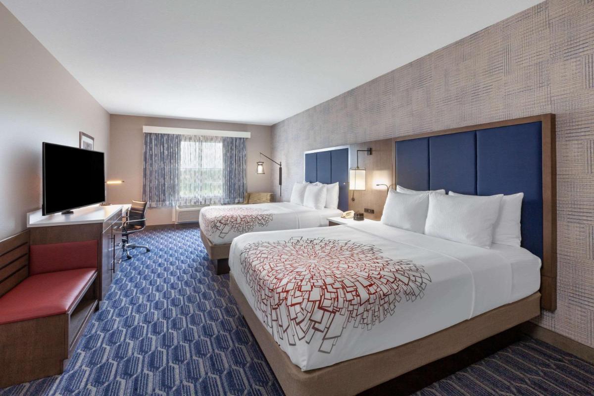 La Quinta by Wyndham Houston Channelview - Housity