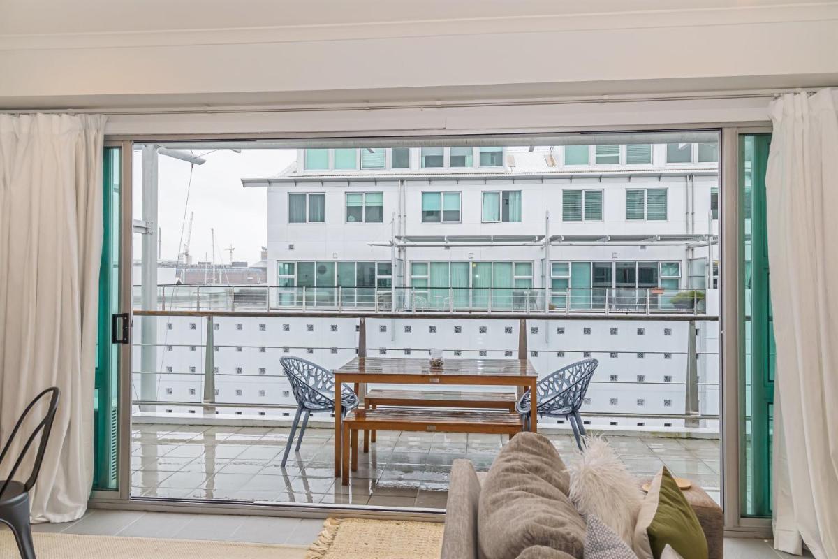 Princes Wharf - Charming 1BR Apartment - Housity