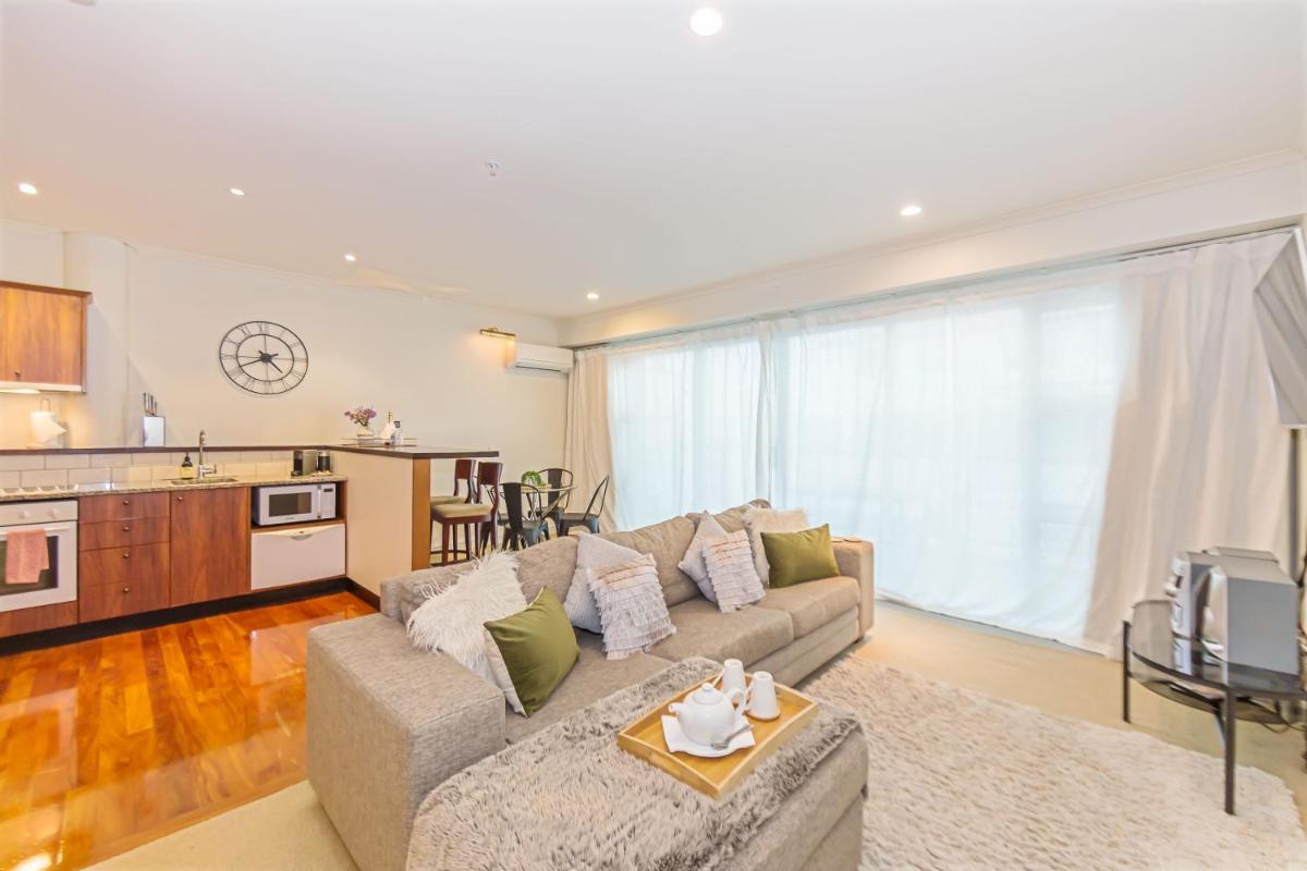 Princes Wharf - Charming 1BR Apartment - Housity