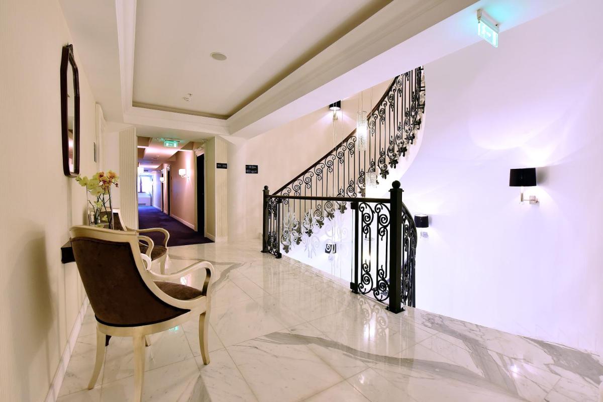 Hotel Ziya - Housity