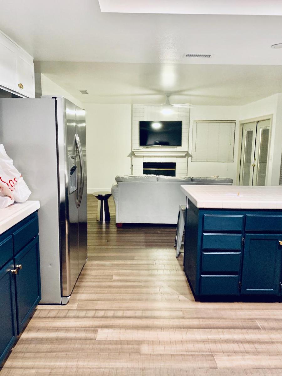 The Wine Country House - Housity