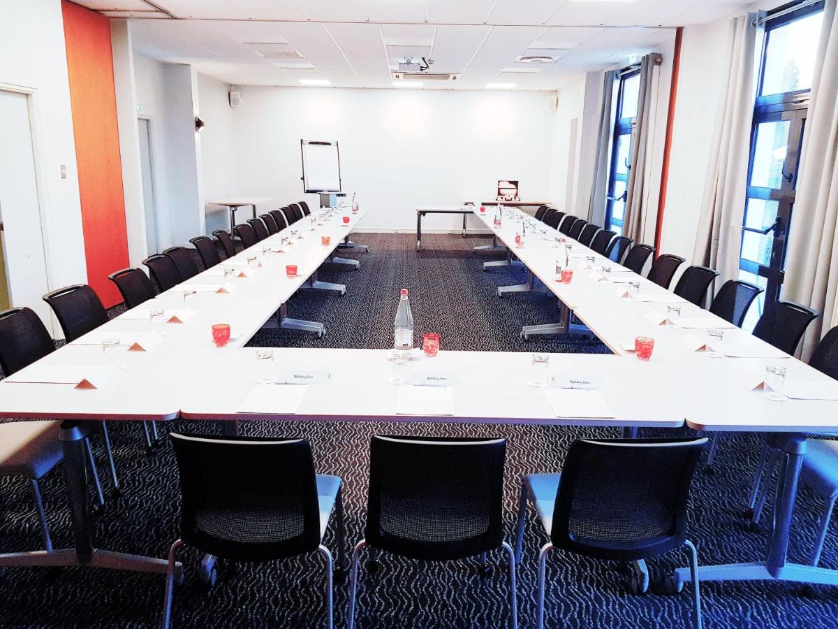 Espace de conférence ou salle de réunion dans l'établissement Holiday Inn Calais Coquelles by IHG