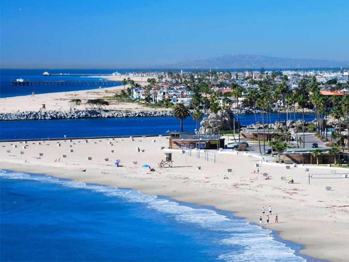 Newport Beach House 1 blk to beach and 25 min to Disney - Housity