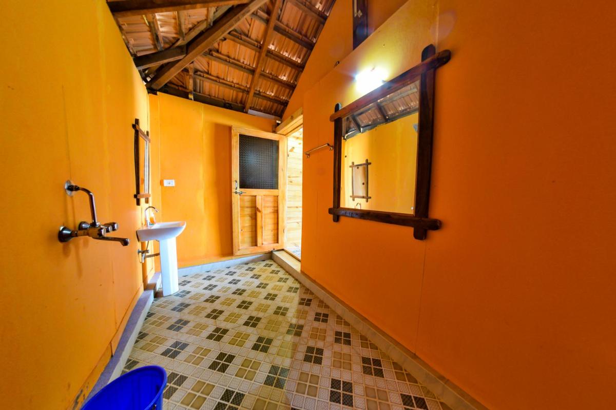Om Sai Beach Huts - Housity