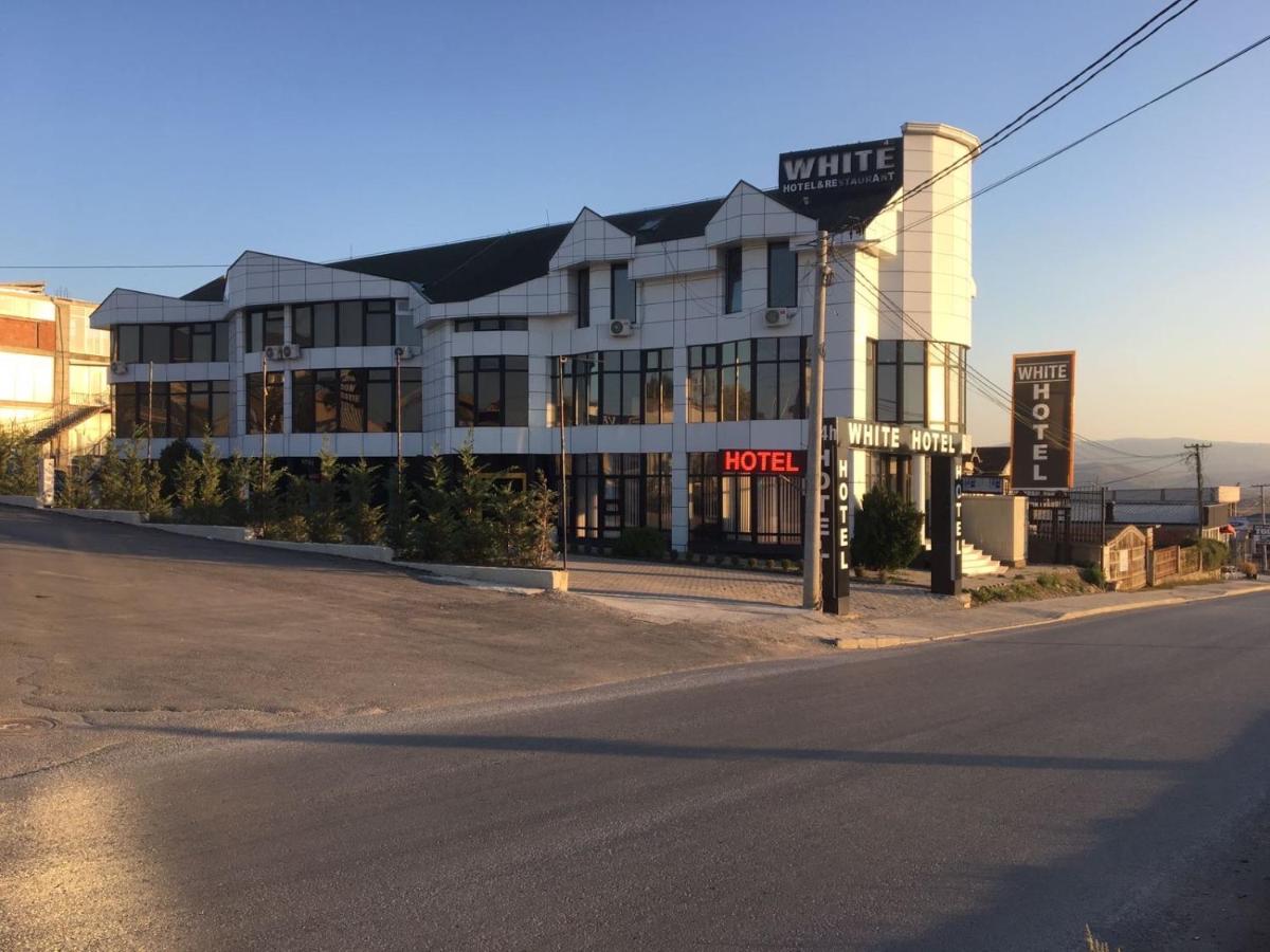 HotelWhite - Housity