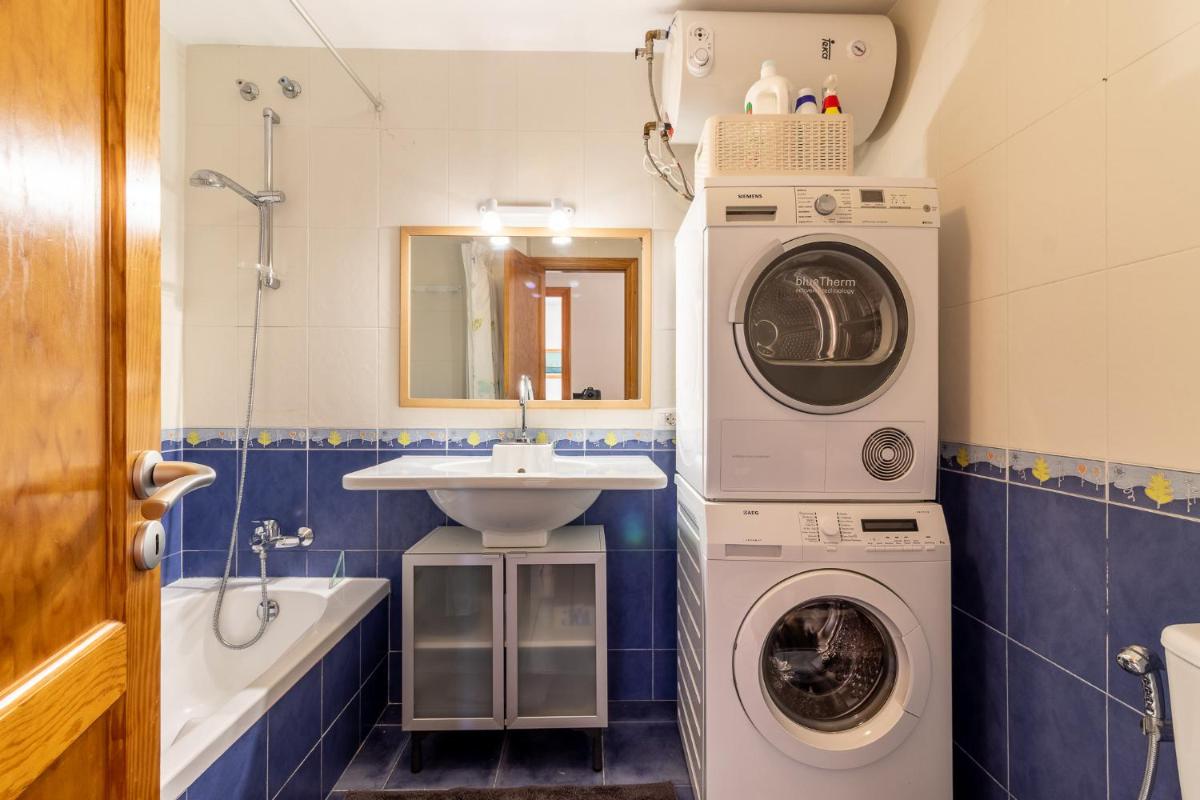 Flatguest Nidillos + 3Bdr + Coastal + WiFi - Housity