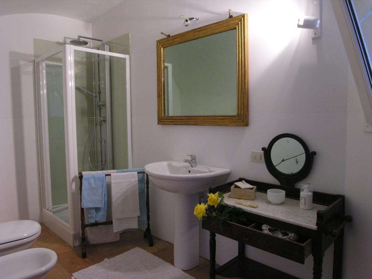 Castello Sannazzaro B&B - Housity