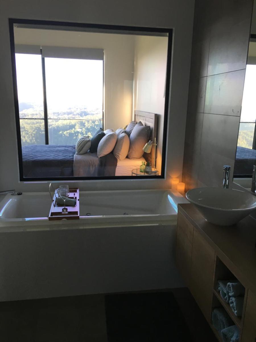 Scandinavian Cabin - Maleny - One Bedroom - Housity