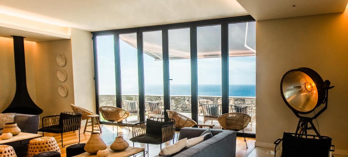 Uma área de estar em SENSI Azores Nature and SPA