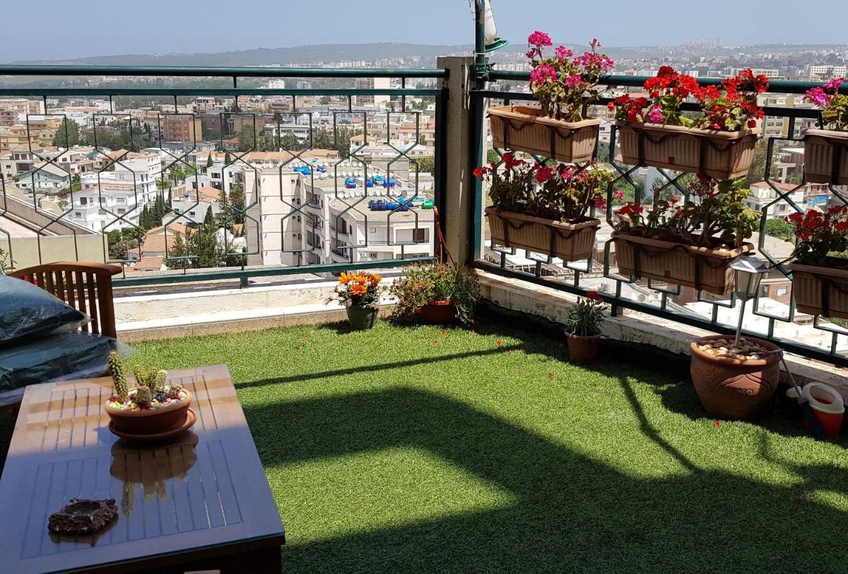 F1 avec terrasse aux Géraniums - Housity