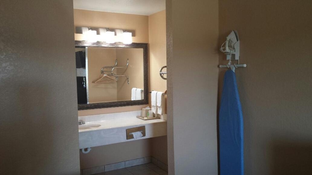 Sona Inn - Housity