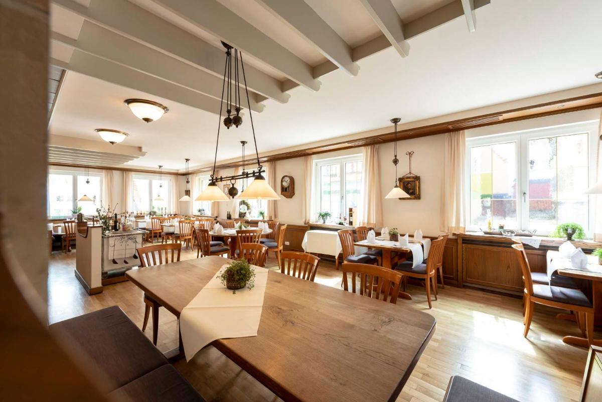 Hotel Gasthof Krone - Housity