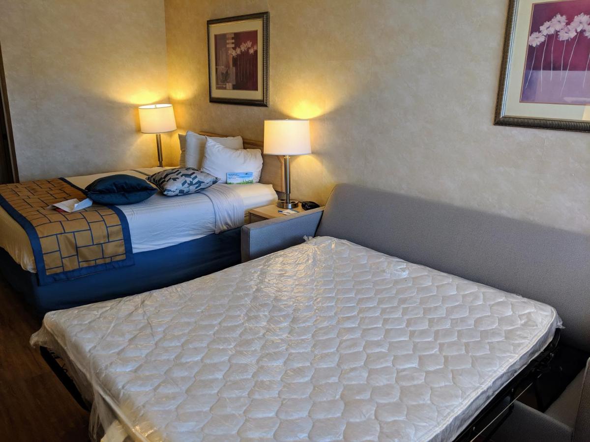 Days Inn by Wyndham Bullhead City - Housity