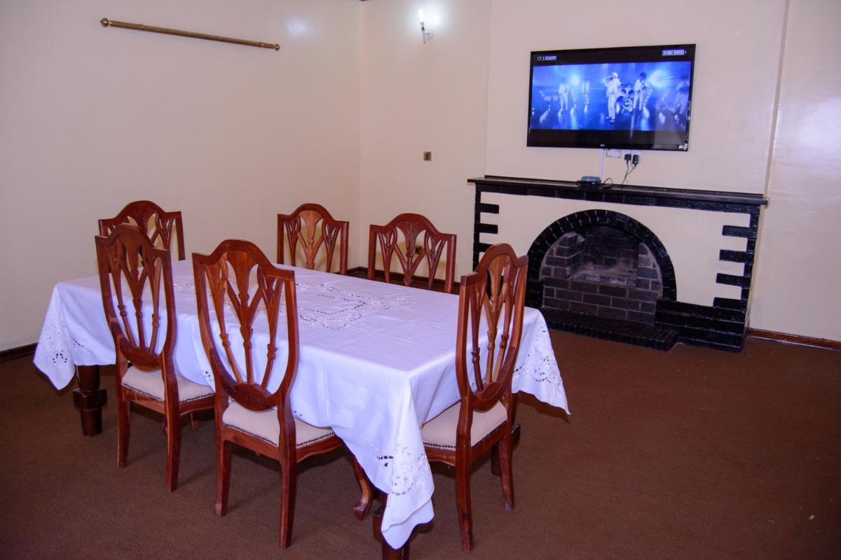 Suitetrails - Royal Guest House