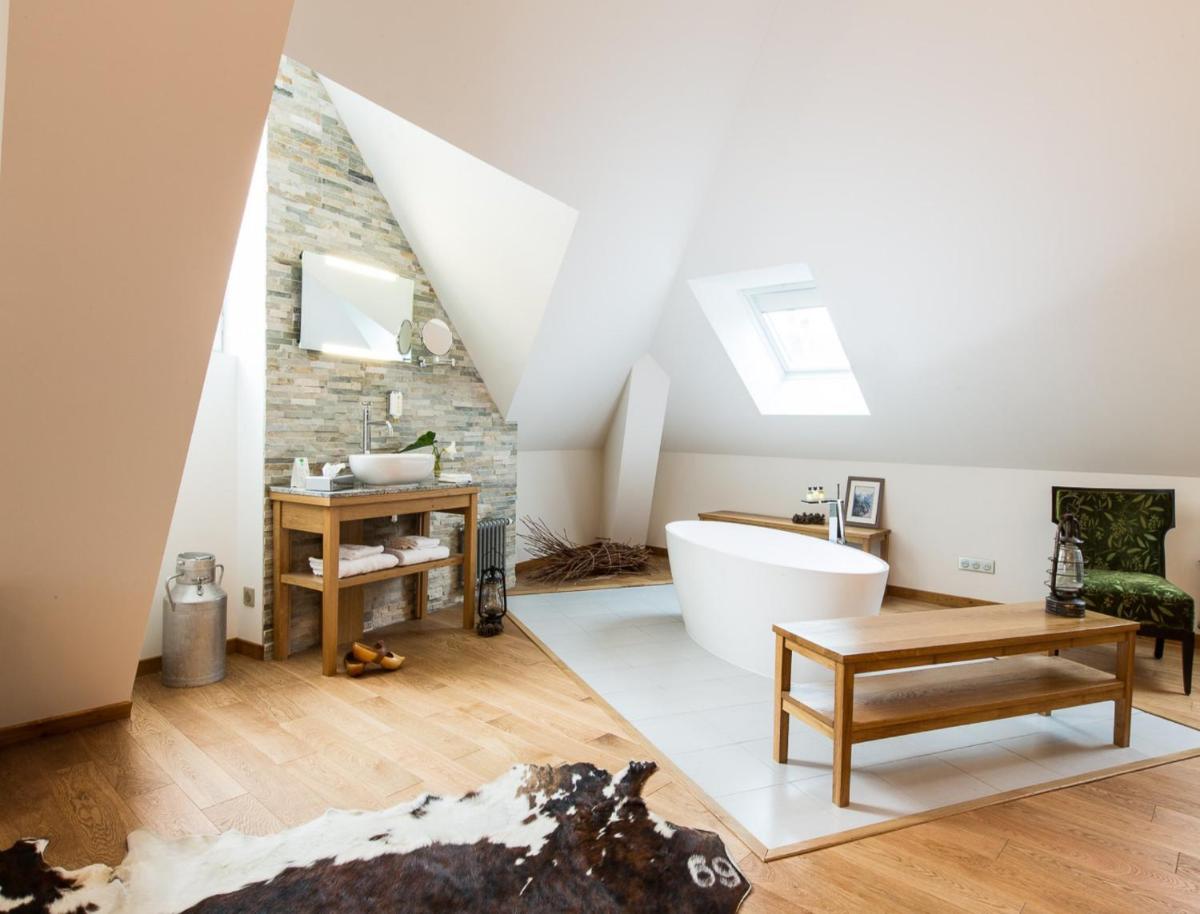 Coin salon dans l'établissement Hôtel Spa Marotte