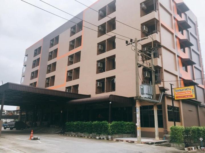 Pasawang Hotel (โรงแรมภาสว่าง) - Housity